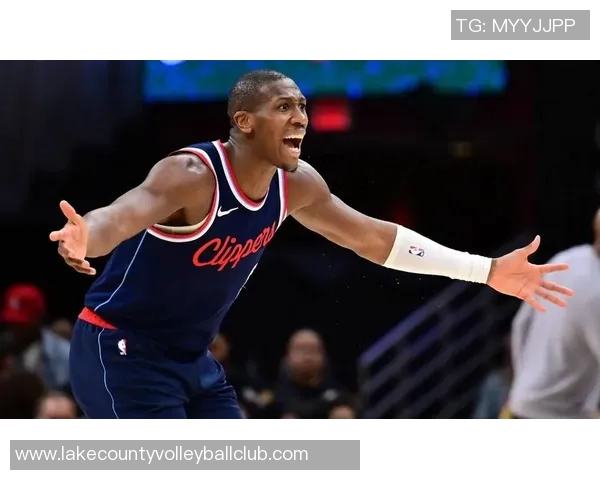 雷霆与勇士的巅峰对决多次绝杀瞬间回顾与精彩分析