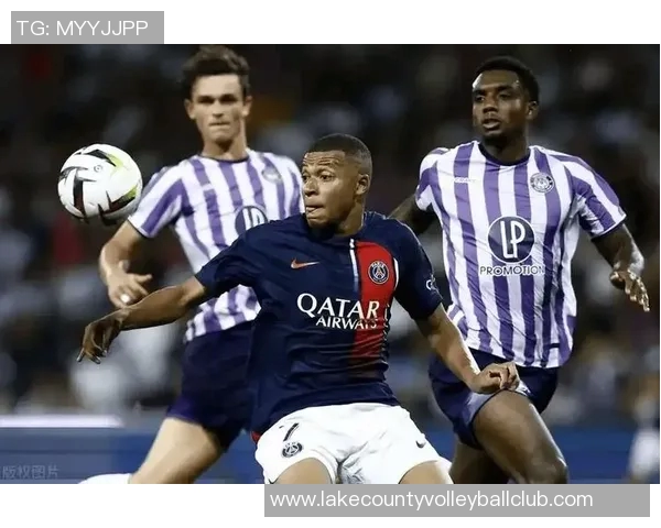 圣埃蒂安主场迎战雷Rennes双方争夺法甲宝贵积分的精彩对决